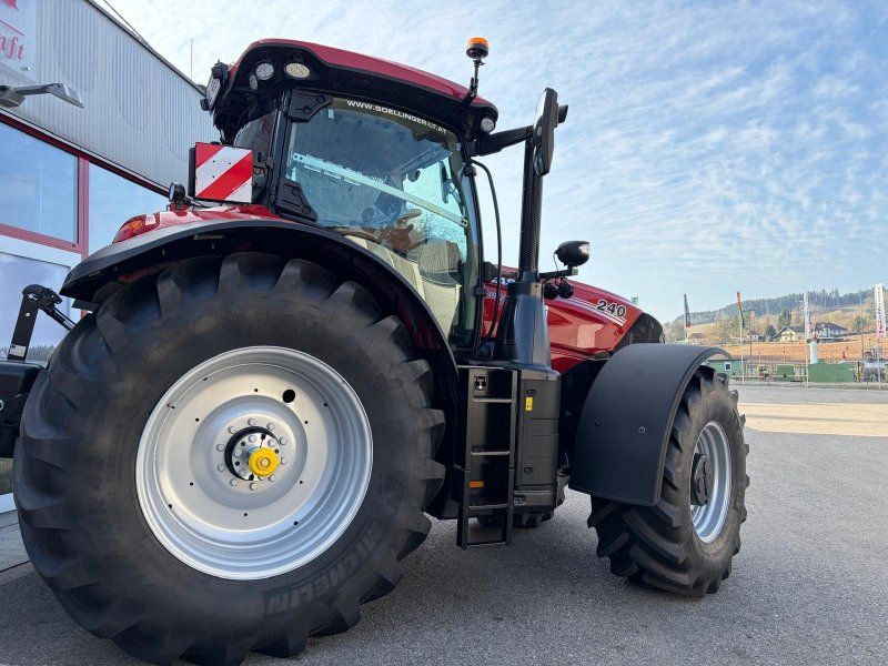 Case IH Puma 240 CVXDrive