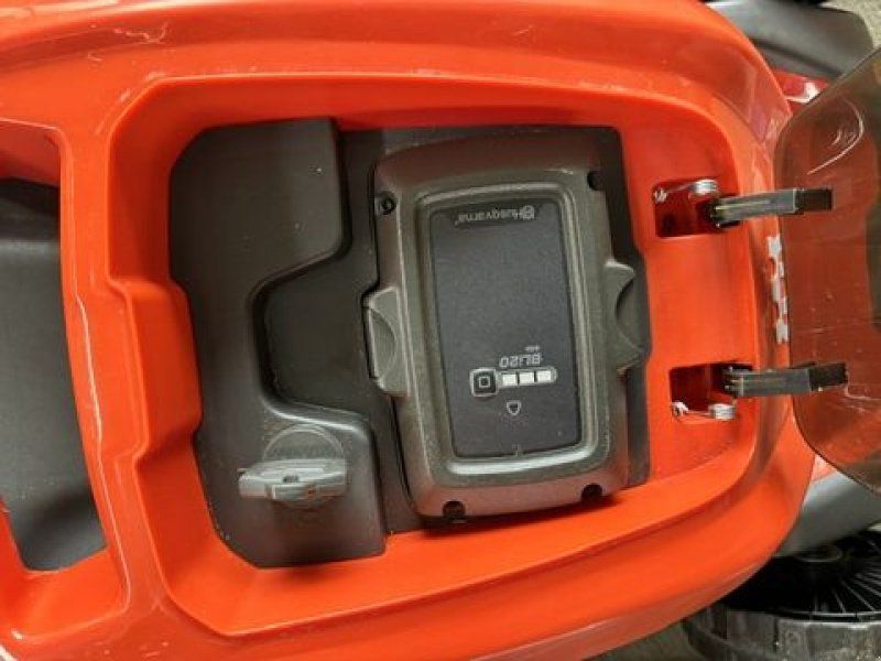 Husqvarna Rasenmäher LC141i inkl. Akku und Ladegerät!