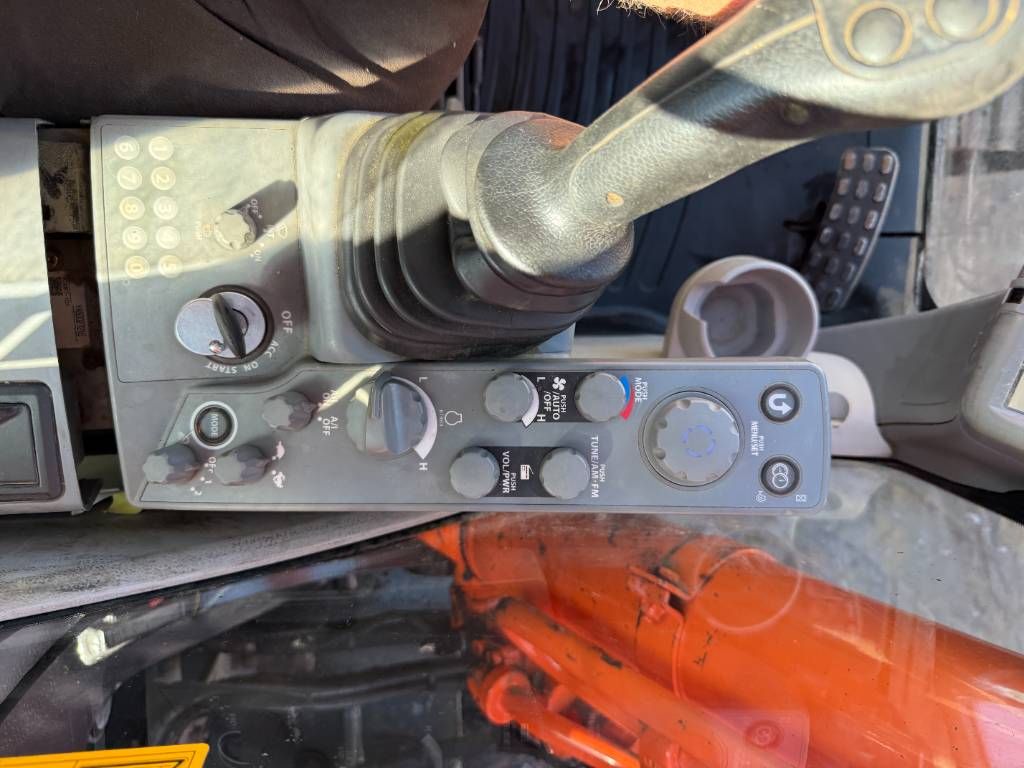 Hitachi ZX210-5B - Hammer Lines / Automatic Greasing