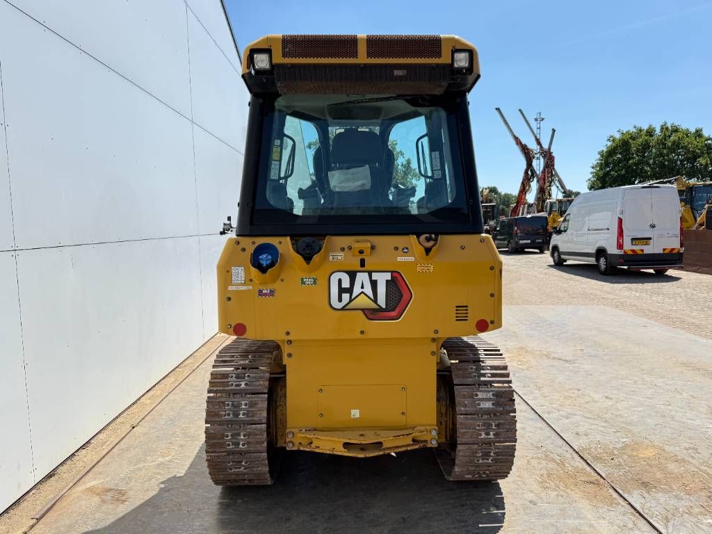 CAT D1 12B - Camera / Only 3700 Hours