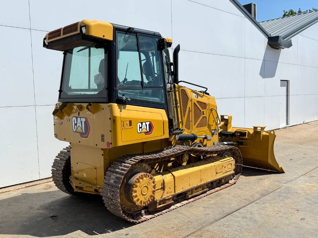 CAT D1 12B - Camera / Only 3700 Hours