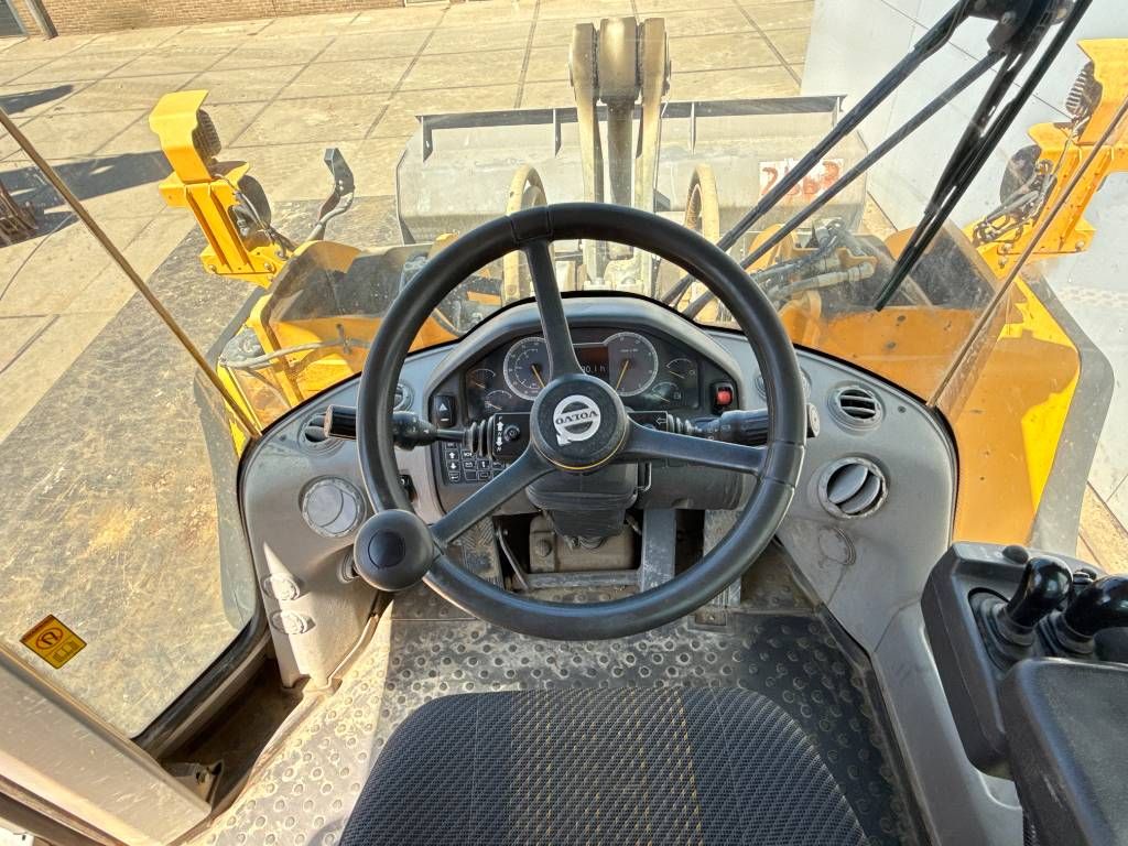 Volvo L180H - Automatic Greasing / Camera
