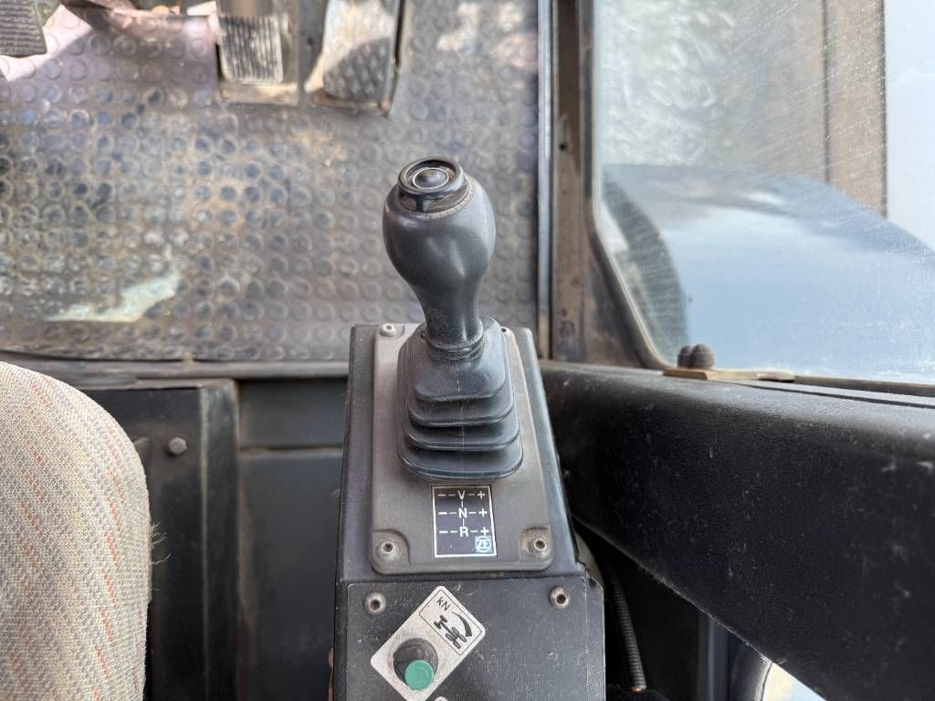 HBM BG160 TA-4 6x6 - Front Blade / Ripper Valve / 3.66
