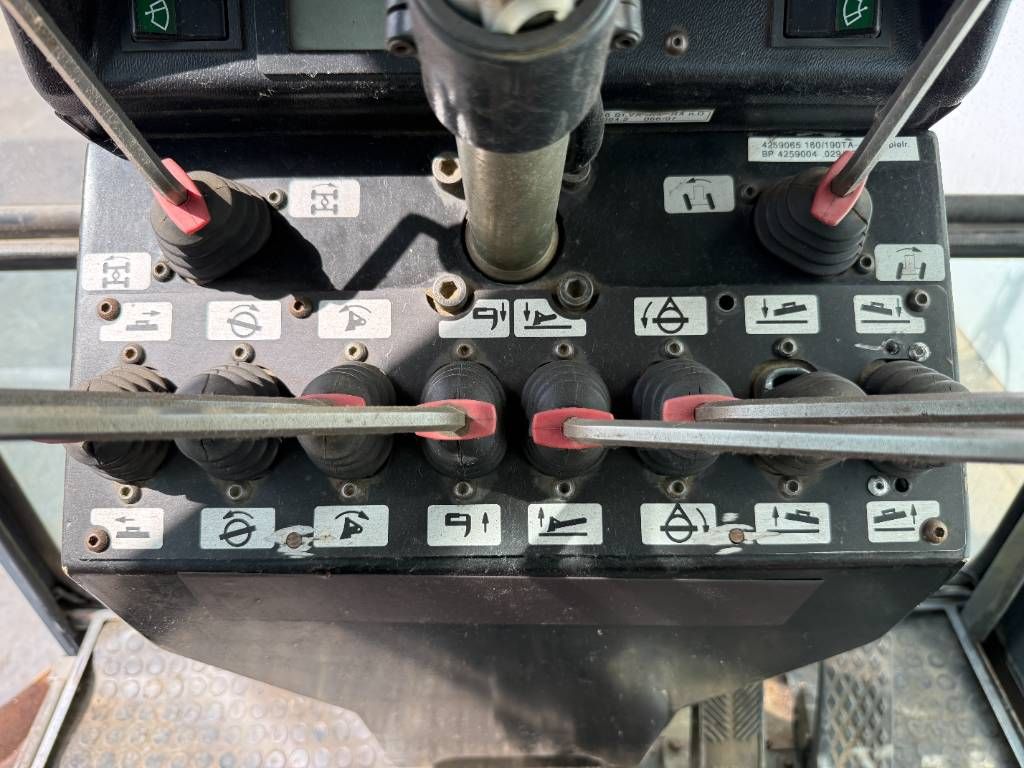 HBM BG160 TA-4 6x6 - Front Blade / Ripper Valve / 3.66