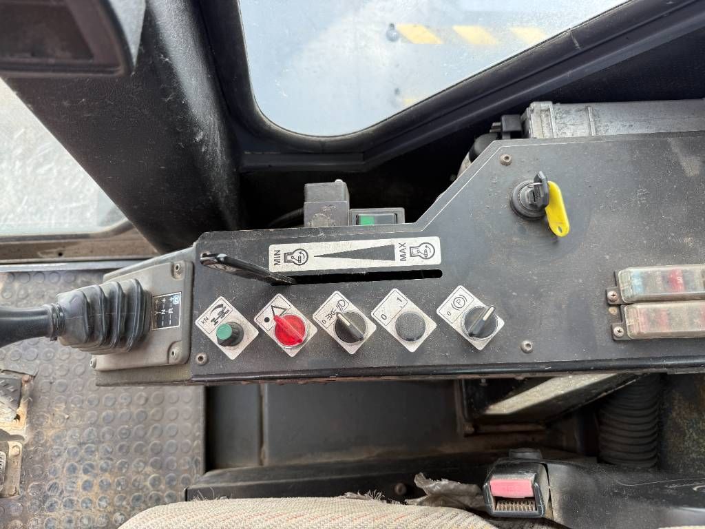 HBM BG160 TA-4 6x6 - Front Blade / Ripper Valve / 3.66