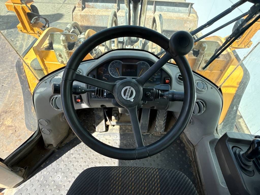 Volvo L150H - 3rd Function / Automatic Greasing