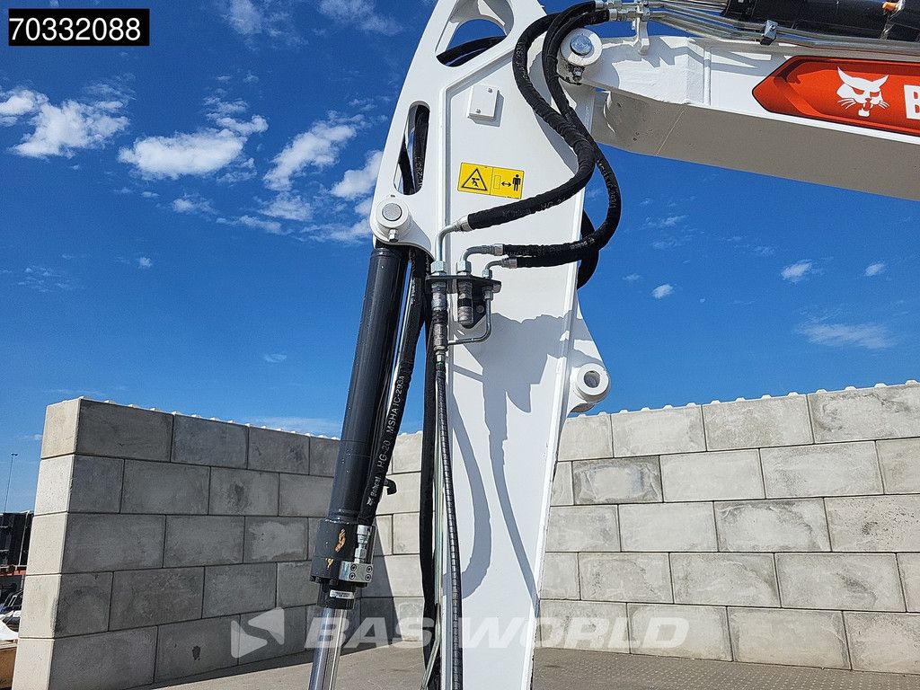 Bobcat E88 A/C - Like New!