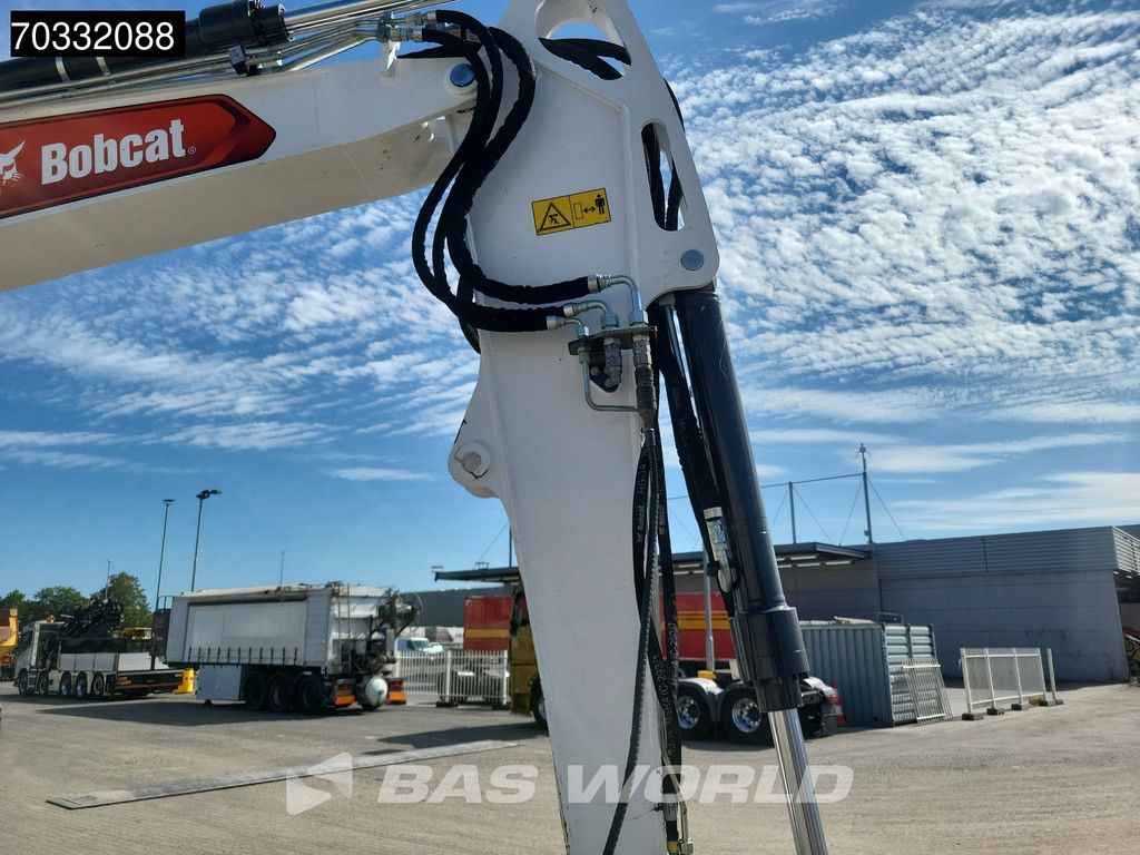 Bobcat E88 A/C - Like New!