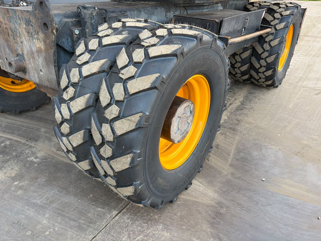 JCB JS175W