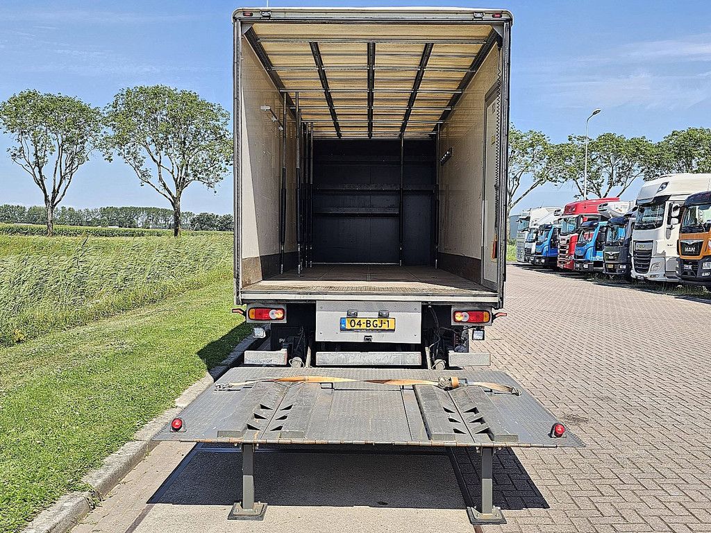 RENAULT D 220 automaat euro6