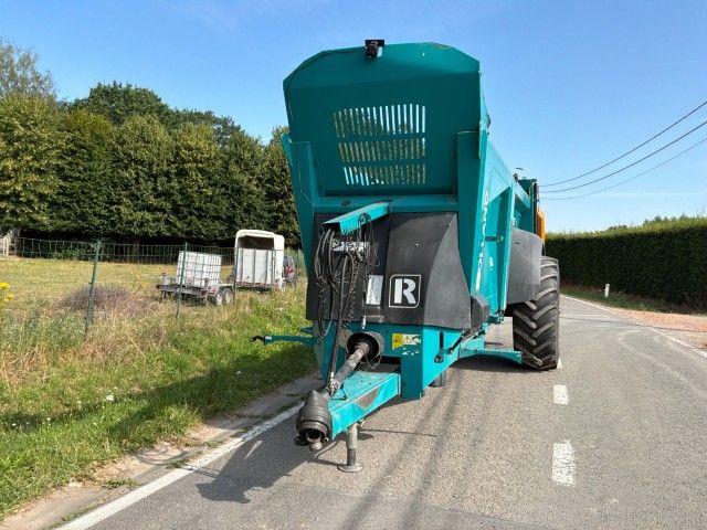 2019 Rolland Rollforce 6118 Compost Spreader
