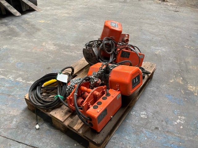 2019 Hitachi 1S Electric Chain Hoist (2x)