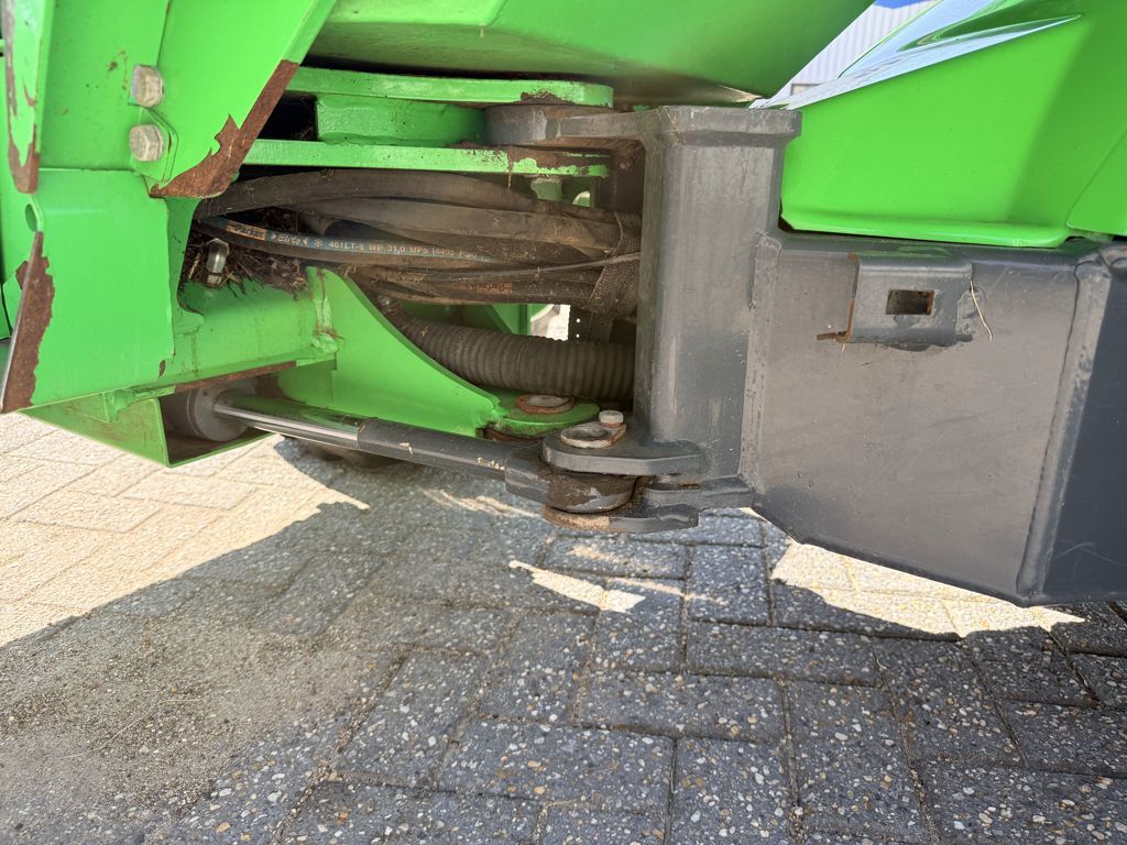 Avant 745 TDL Shovel