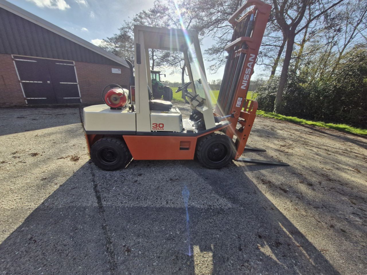 Nissan heftruck. RGH 02A - 30U