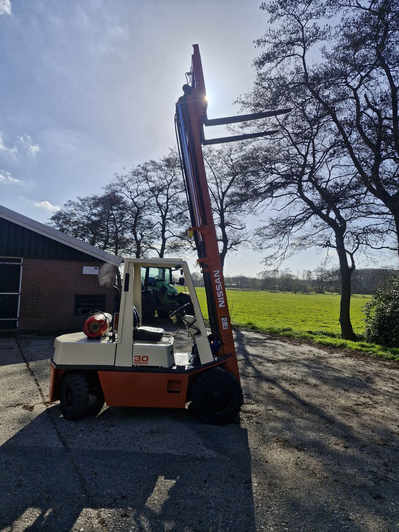 Nissan heftruck. RGH 02A - 30U