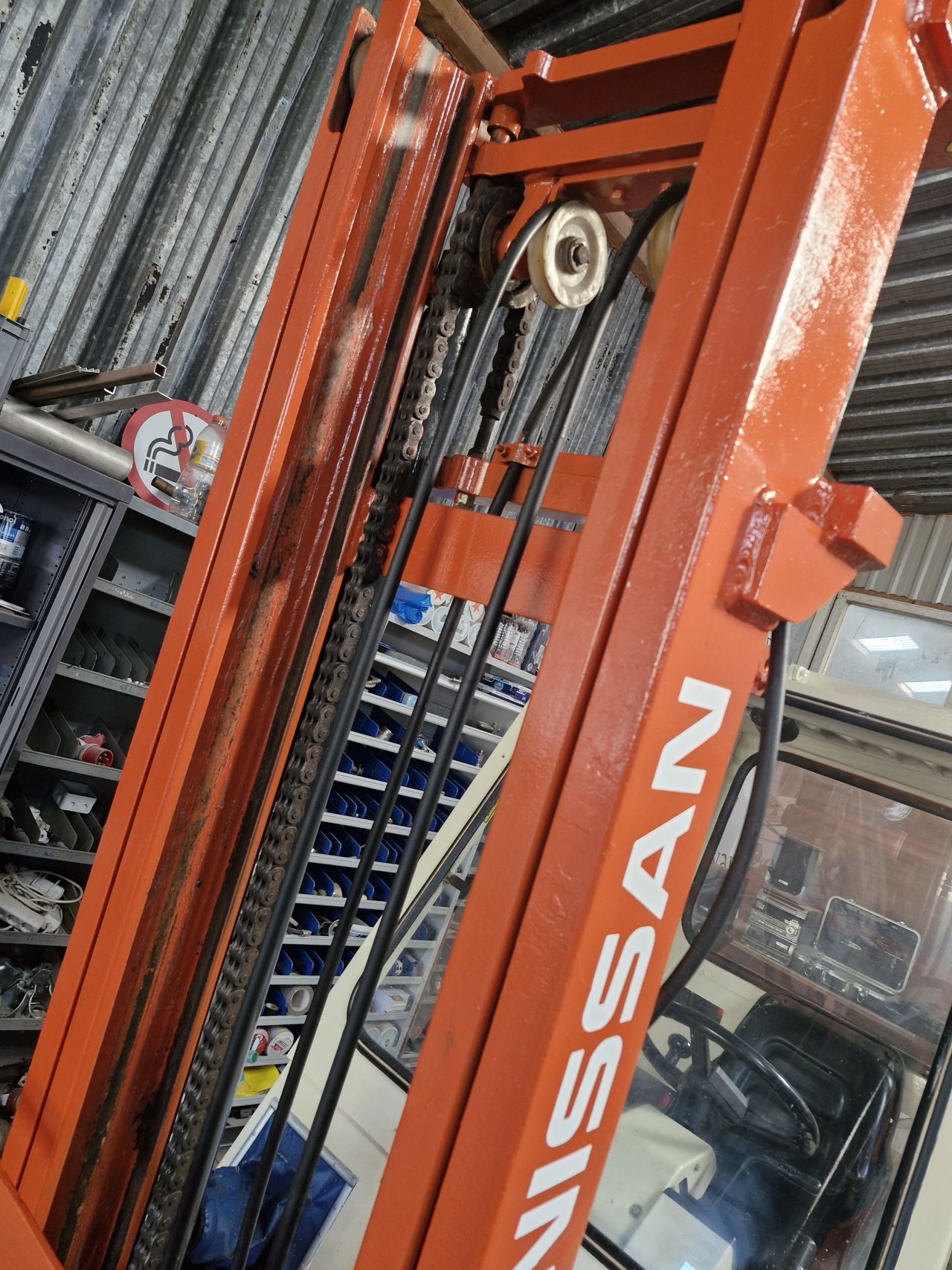 Nissan heftruck. RGH 02A - 30U