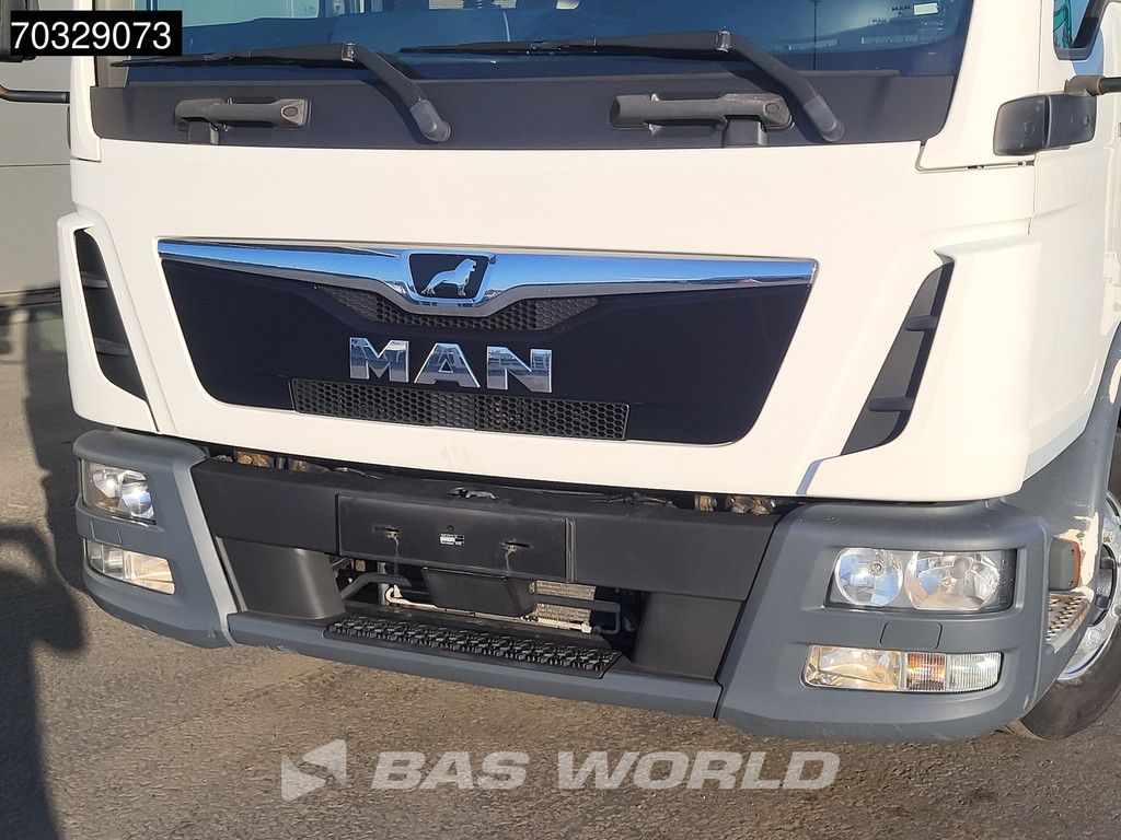 MAN TGL 12.220 4X2 12tons curtainsides 1000kg Ladebordwand Automatic Euro 6