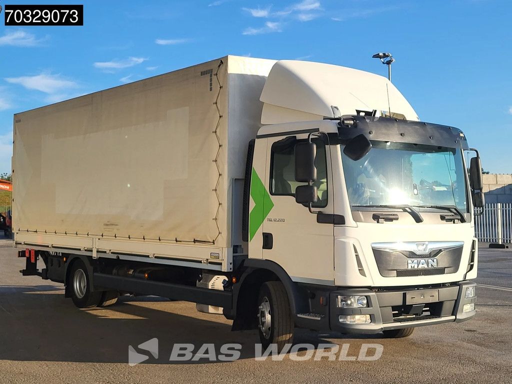 MAN TGL 12.220 4X2 12tons curtainsides 1000kg Ladebordwand Automatic Euro 6