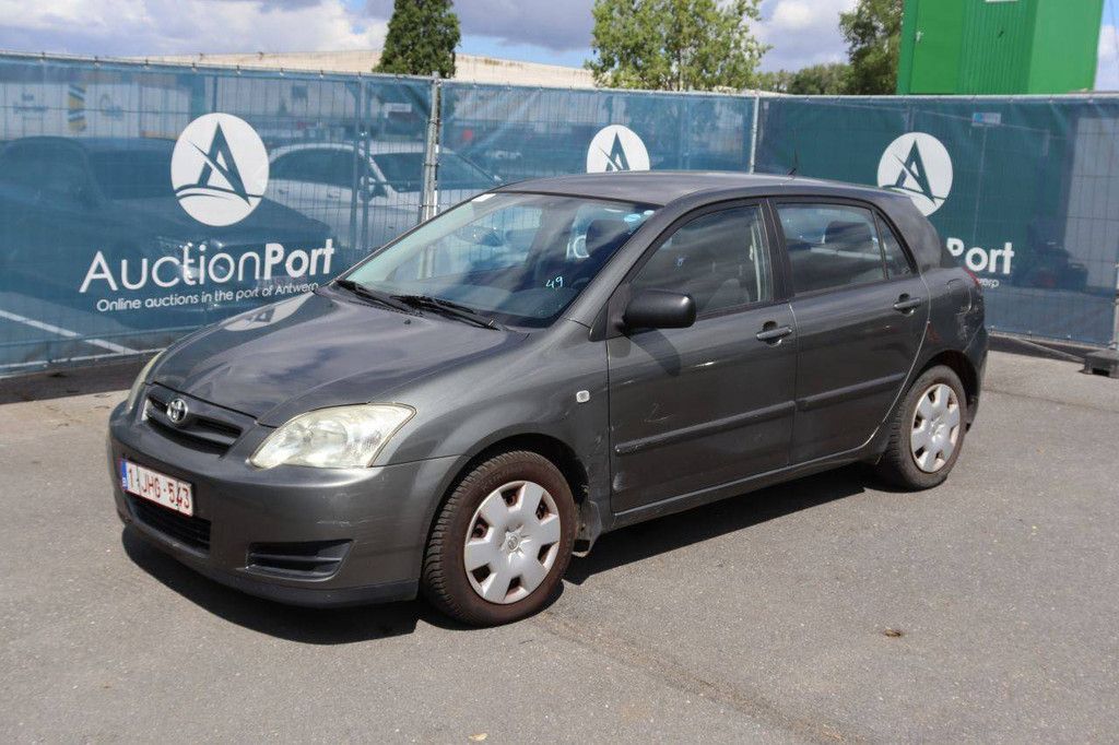 Pkw Toyota Corolla Benzin 97 PS 2005 (Marge)