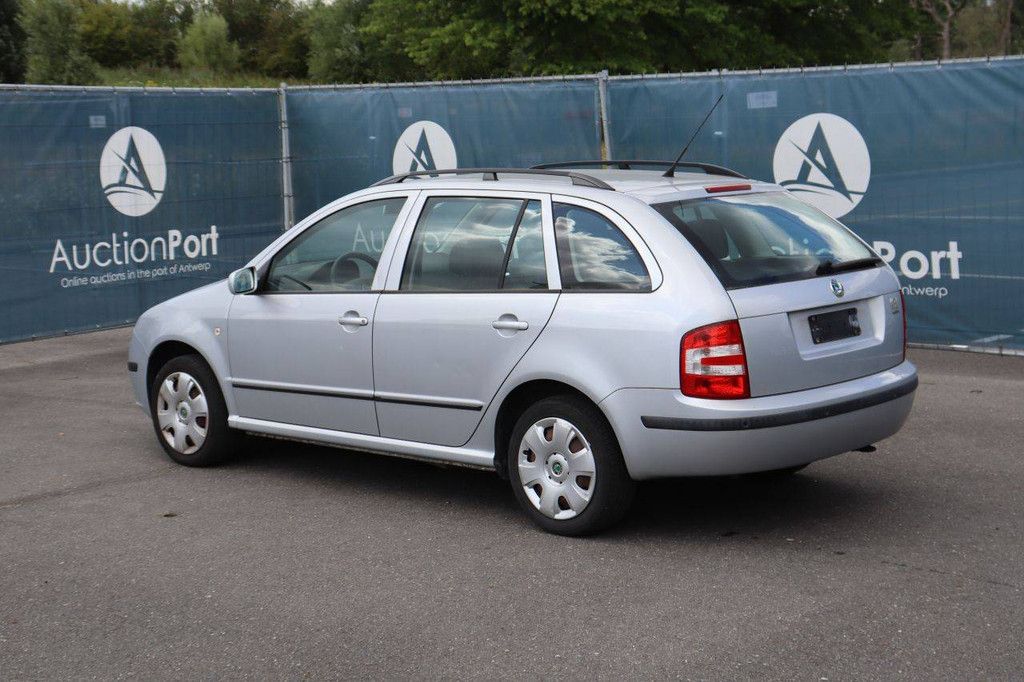 Pkw Skoda Fabia Benzin 64 PS 2008 (Margin)