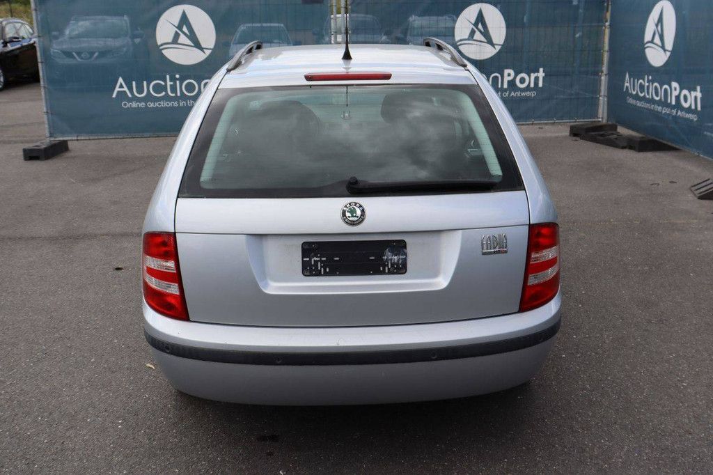 Pkw Skoda Fabia Benzin 64 PS 2008 (Margin)