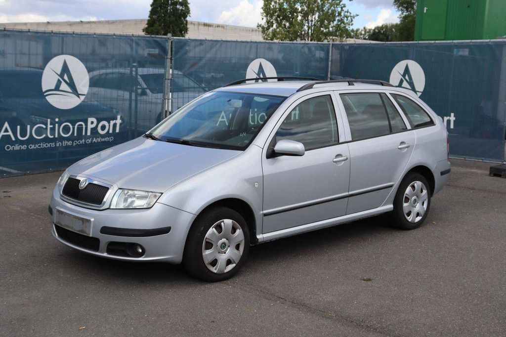 Pkw Skoda Fabia Benzin 64 PS 2008 (Margin)