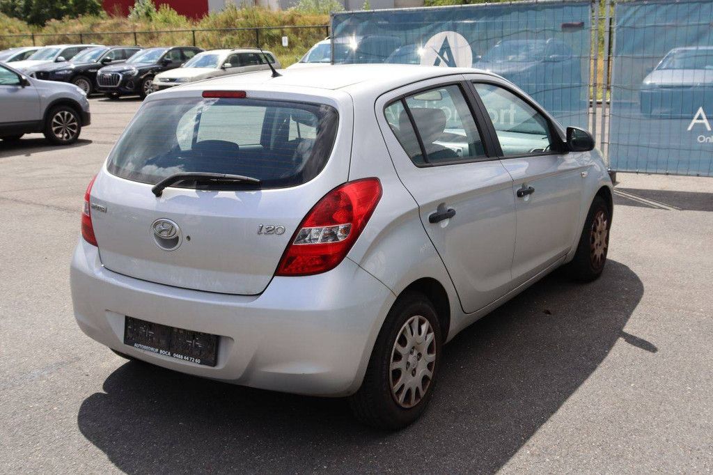 Personenauto Hyundai i20 Benzine 78pk 2010 (Marge)