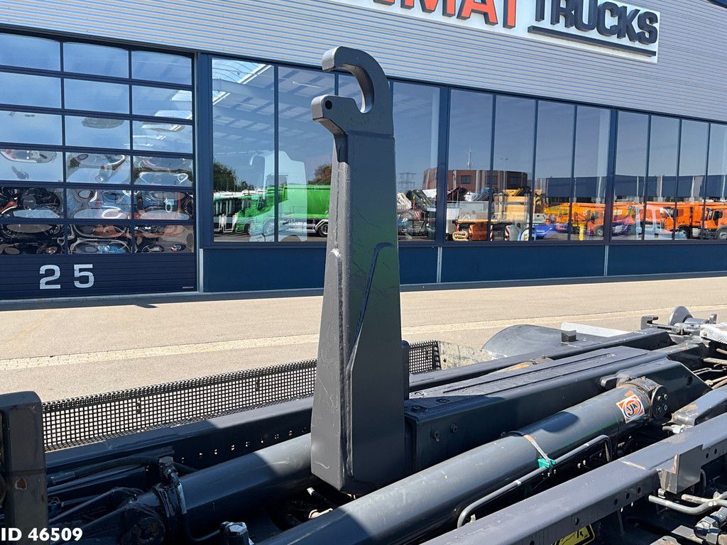 Renault D 240 Euro 6 AJK haakarmsysteem