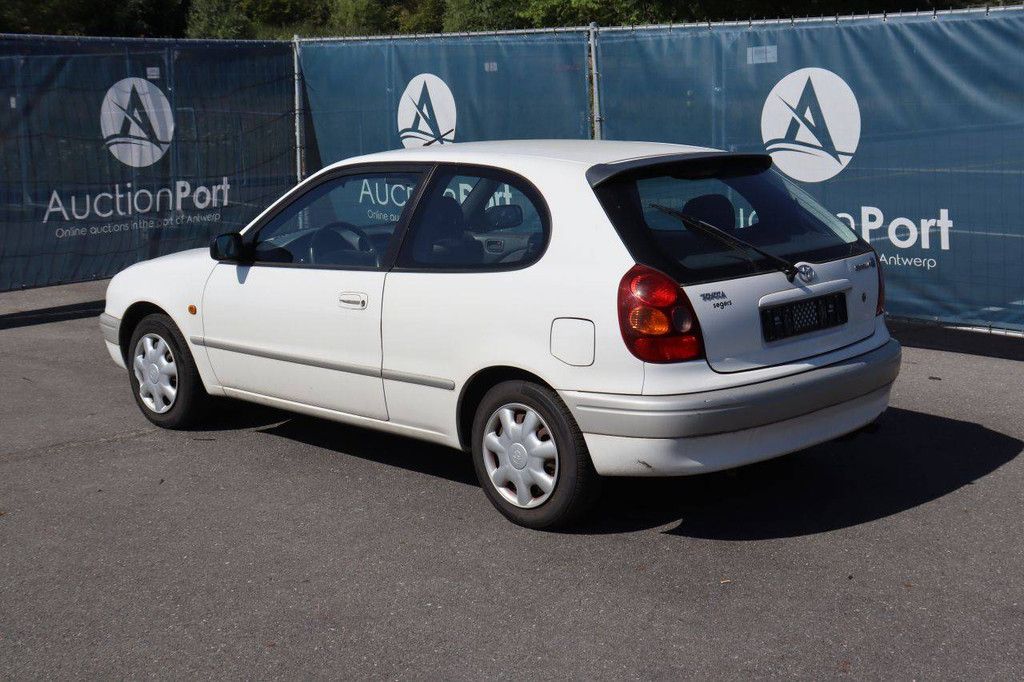 Pkw Toyota Corolla Benzin 97 PS 1999 (Marge)