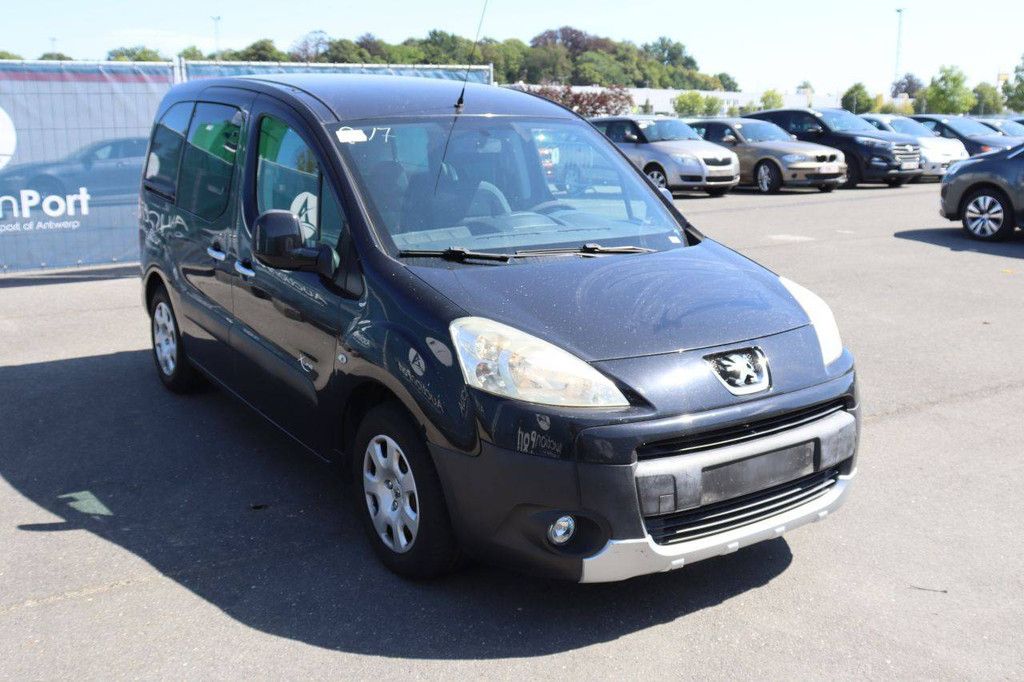 Pkw Peugeot Partner Tepee Diesel 90 PS 2010 (Margin)