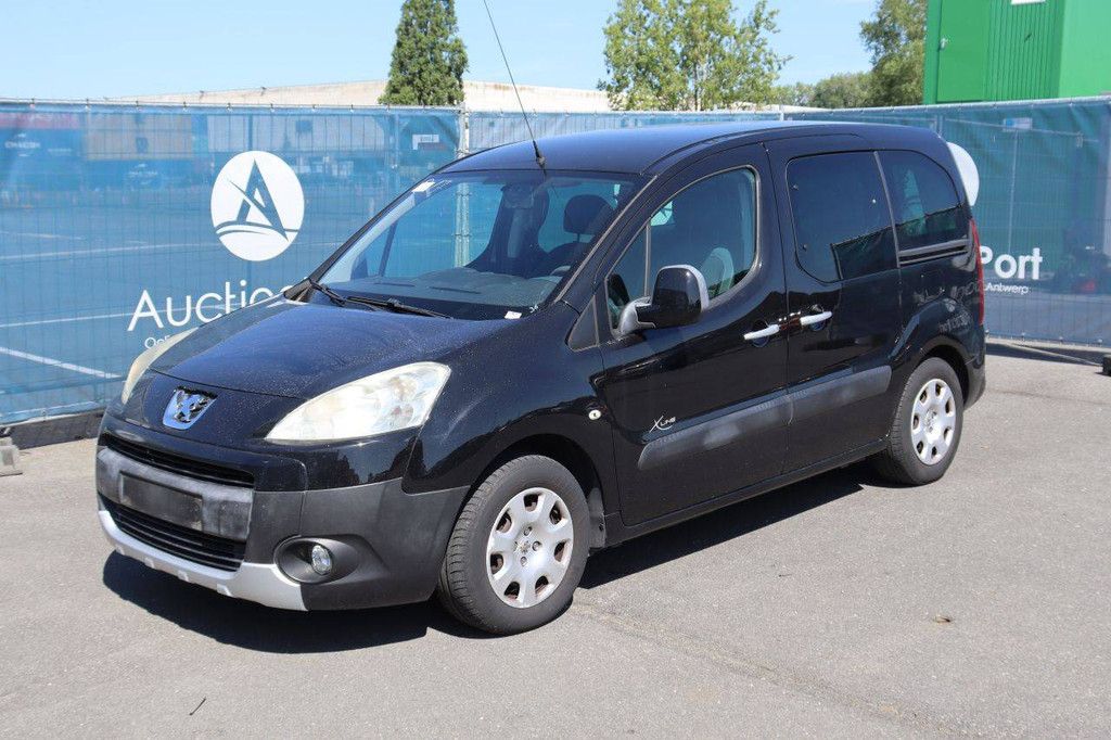 Pkw Peugeot Partner Tepee Diesel 90 PS 2010 (Margin)
