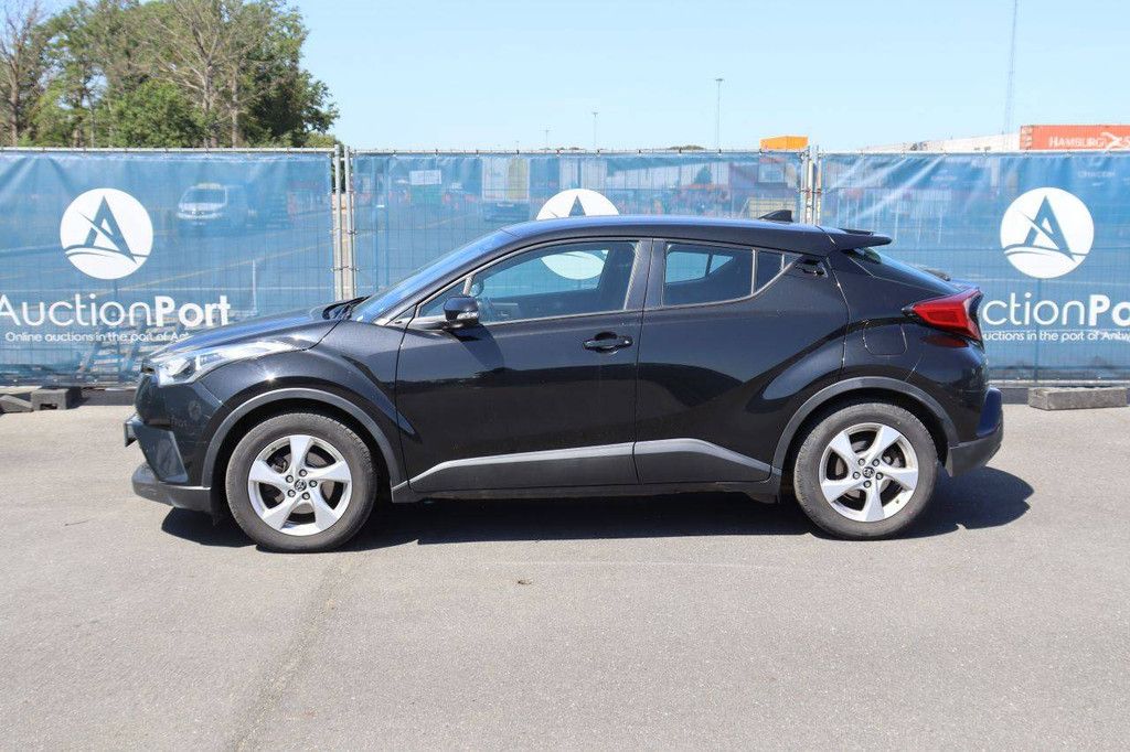 Toyota C-HR Passenger Car Petrol 116hp 2017 (Margin)
