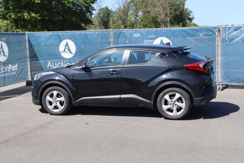Toyota C-HR Passenger Car Petrol 116hp 2017 (Margin)