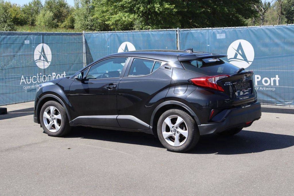 Toyota C-HR Passenger Car Petrol 116hp 2017 (Margin)