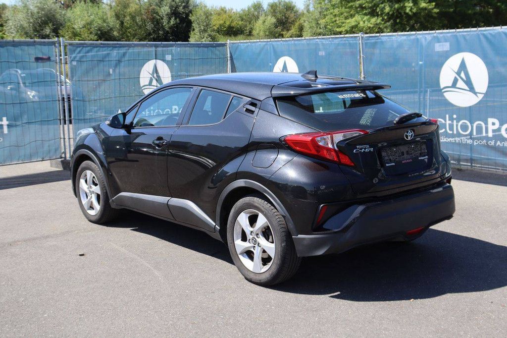 Toyota C-HR Passenger Car Petrol 116hp 2017 (Margin)
