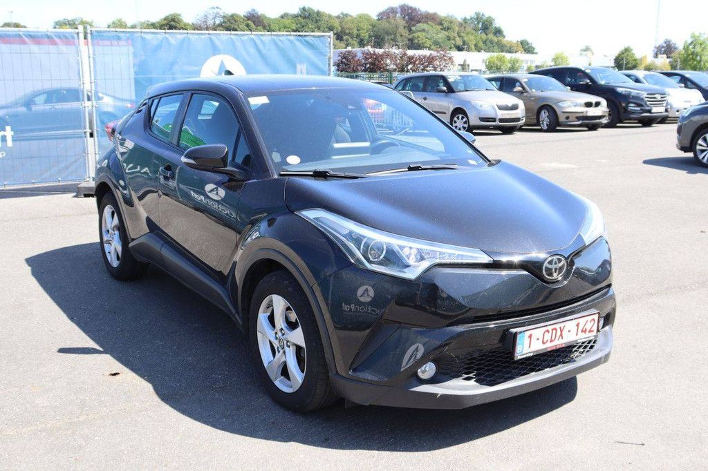 Toyota C-HR Passenger Car Petrol 116hp 2017 (Margin)