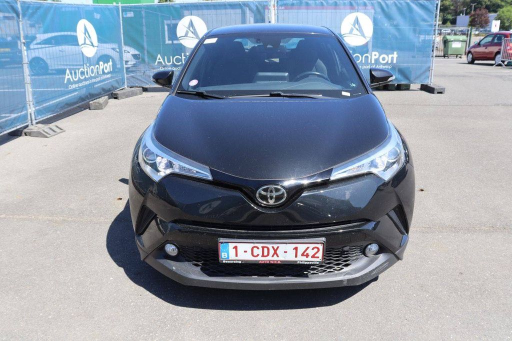 Toyota C-HR Passenger Car Petrol 116hp 2017 (Margin)