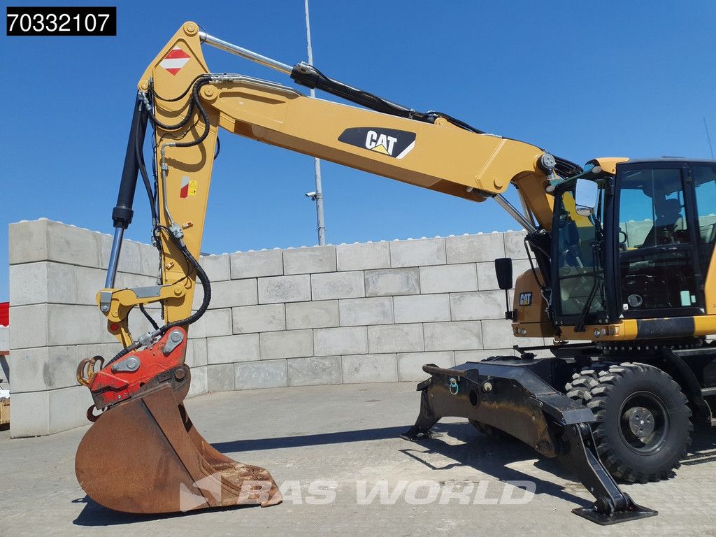 Caterpillar M322 F OUTRIGGERS + BLADE