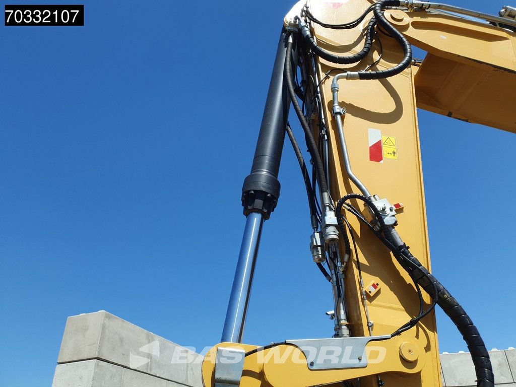 Caterpillar M322 F OUTRIGGERS + BLADE