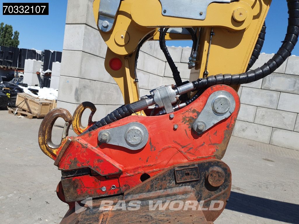 Caterpillar M322 F OUTRIGGERS + BLADE