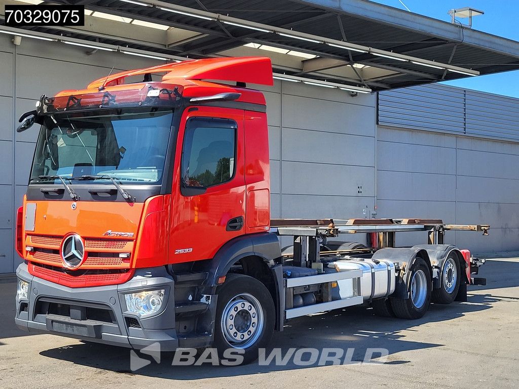 Mercedes Actros 2533 6X2 LOW Mileage! Lifting BDF system Lift+steering axle Full Air Automatic Euro 6