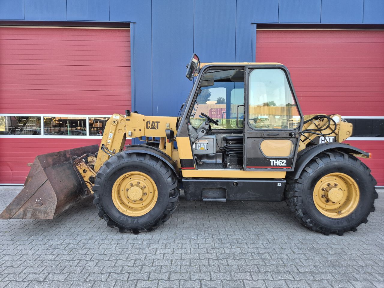 CATERPILLAR TH62 VERREIKER MET POWERSHIFT 4X4X4 KENTEKEN