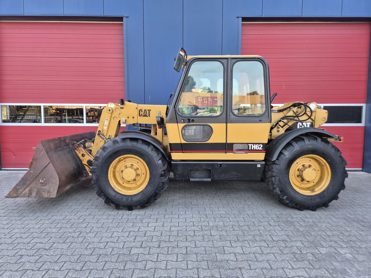 CATERPILLAR TH62 VERREIKER MET POWERSHIFT 4X4X4 KENTEKEN