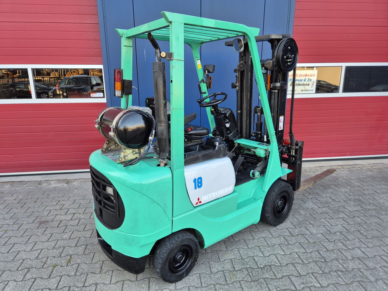 MITSUBISHI FG18 HEFTRUCK LPG TRIPLOMAST EN VORKVERSTELLER