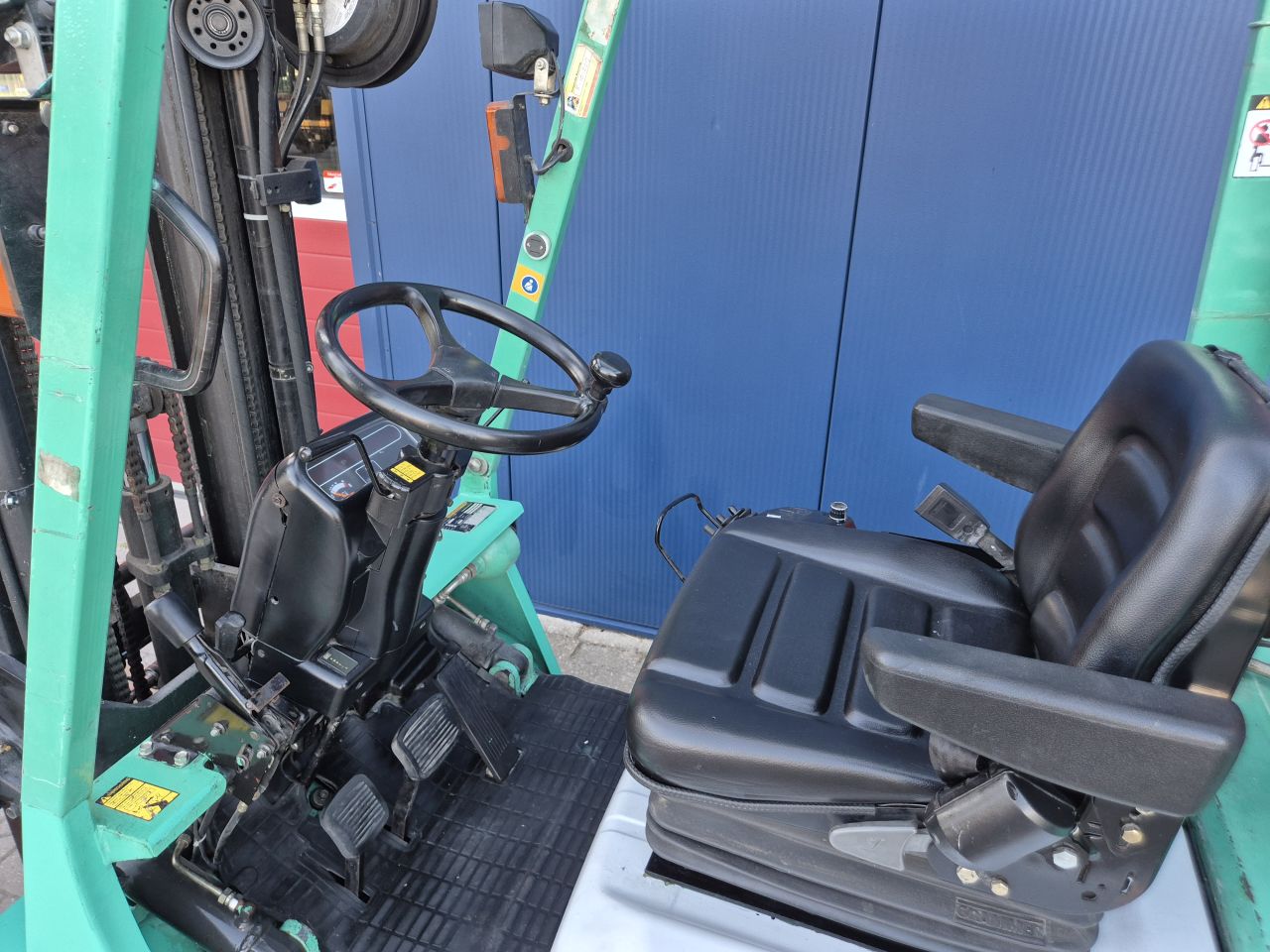 MITSUBISHI FG18 HEFTRUCK LPG TRIPLOMAST EN VORKVERSTELLER