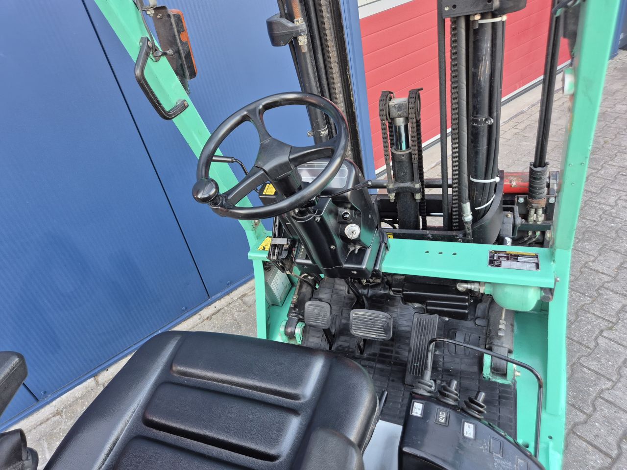 MITSUBISHI FG18 HEFTRUCK LPG TRIPLOMAST EN VORKVERSTELLER