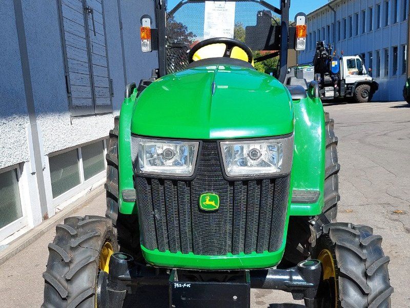 John Deere 3025E