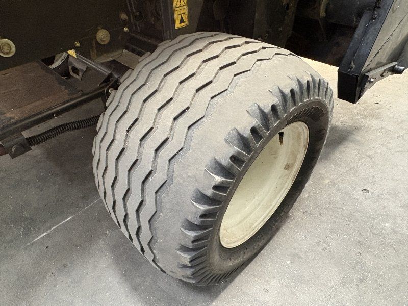 New Holland BR 7070 RC