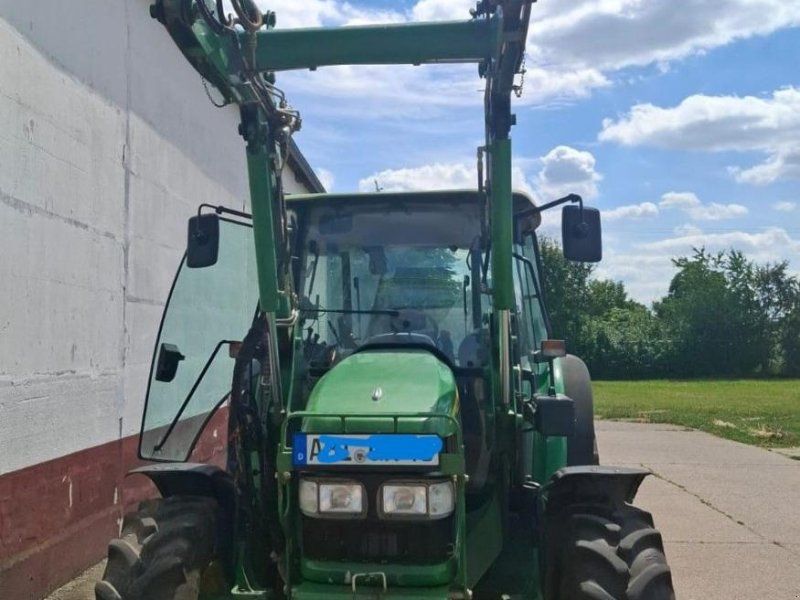 John Deere 5820