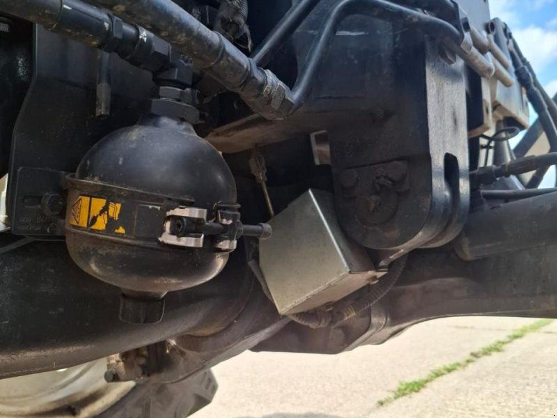 New Holland T6070